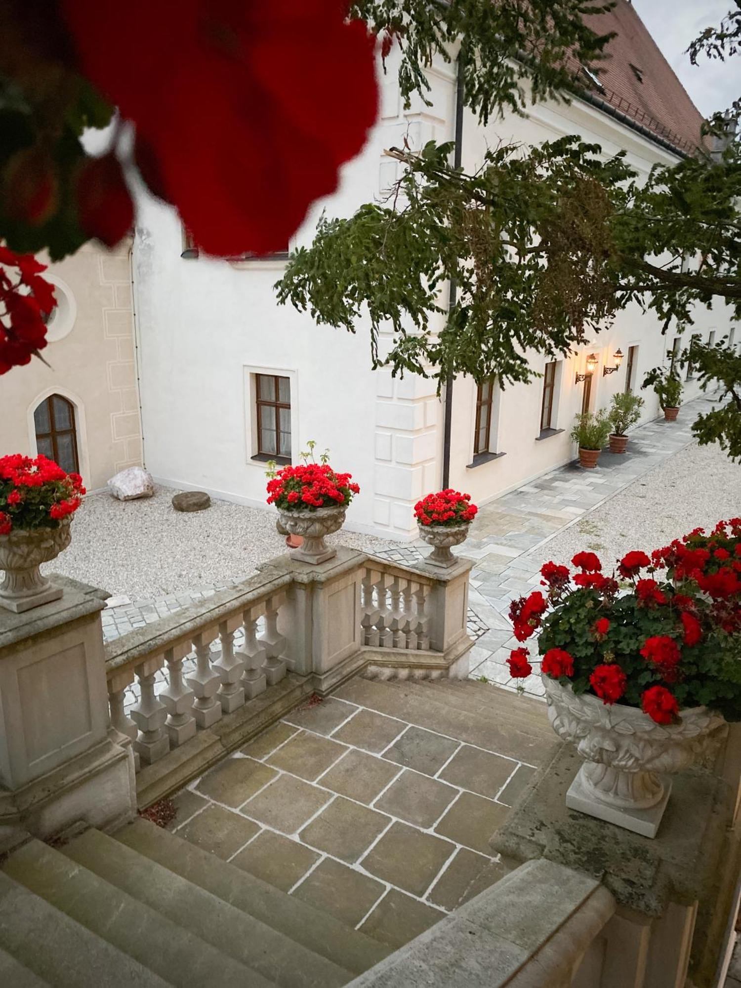 Schloss Thalheim Sankt Poelten Eksteriør billede