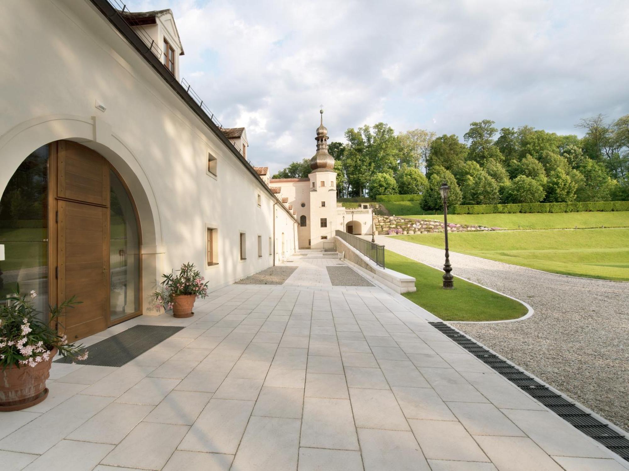 Schloss Thalheim Sankt Poelten Eksteriør billede